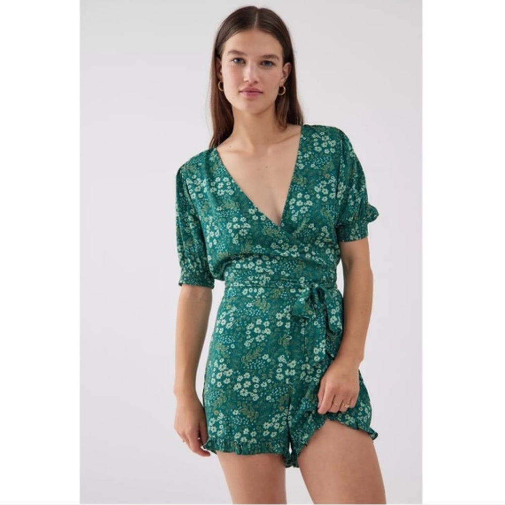 NWT Urban Outfitters Sorrento Floral Wrap Romper